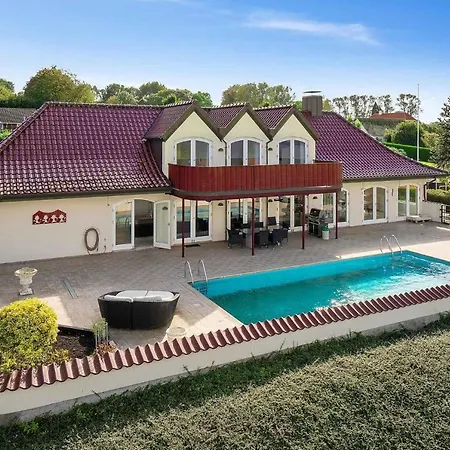 別荘 With Pool And Panoramic View Of The Sea *