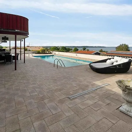 With Pool And Panoramic View Of The Sea Semesterbostad *